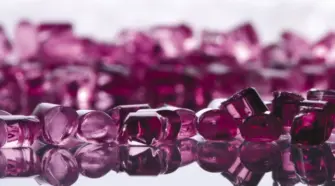 Thanks to systematic selection of monomers, TROGAMID® CX is a crystallizable and permanently transparent polyamide. The crystallites are so small that they do not scatter visible light. The material thus appears transparent to the human eye, a property known as microcrystallinity.