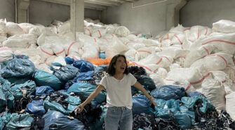 Annabelle Hutter with textiles ready for recycling. Globally, just 15% of post-consumer textile waste is recycled with the remaining 85% often ending up in a landfill. The ambition of Säntis Textiles, alongside their partners from the textile industry, is to take steps to reverse these numbers as they believe that the recycling and upcycling manufacturing model is the only way forward, not just for our industry but for the planet as a whole. Their 100% recycled cotton is the first of its kind in the market. This recycled cotton fabric is made from pre- and post-consumer cotton, textile waste and leftovers from fabric production. They spin this waste, collected from over 100 sources in three countries, into strong staple fibers with impeccable quality. Not only is this officially verified, but also when woven together, they create the highest quality of sturdiness and durability, perfect for daily use. Photo courtesy of Santis