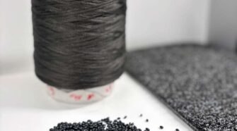 From carpet to carpet: Flexible process control on Neumag BCF systems enables the targeted processing of recycled polymers and lays the foundation for closed-loop material cycles in carpet production.