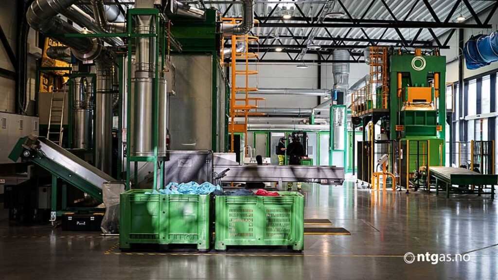 NTG is taking a full truckload of textile waste almost every day from companies in Norway, Sweden and Denmark.